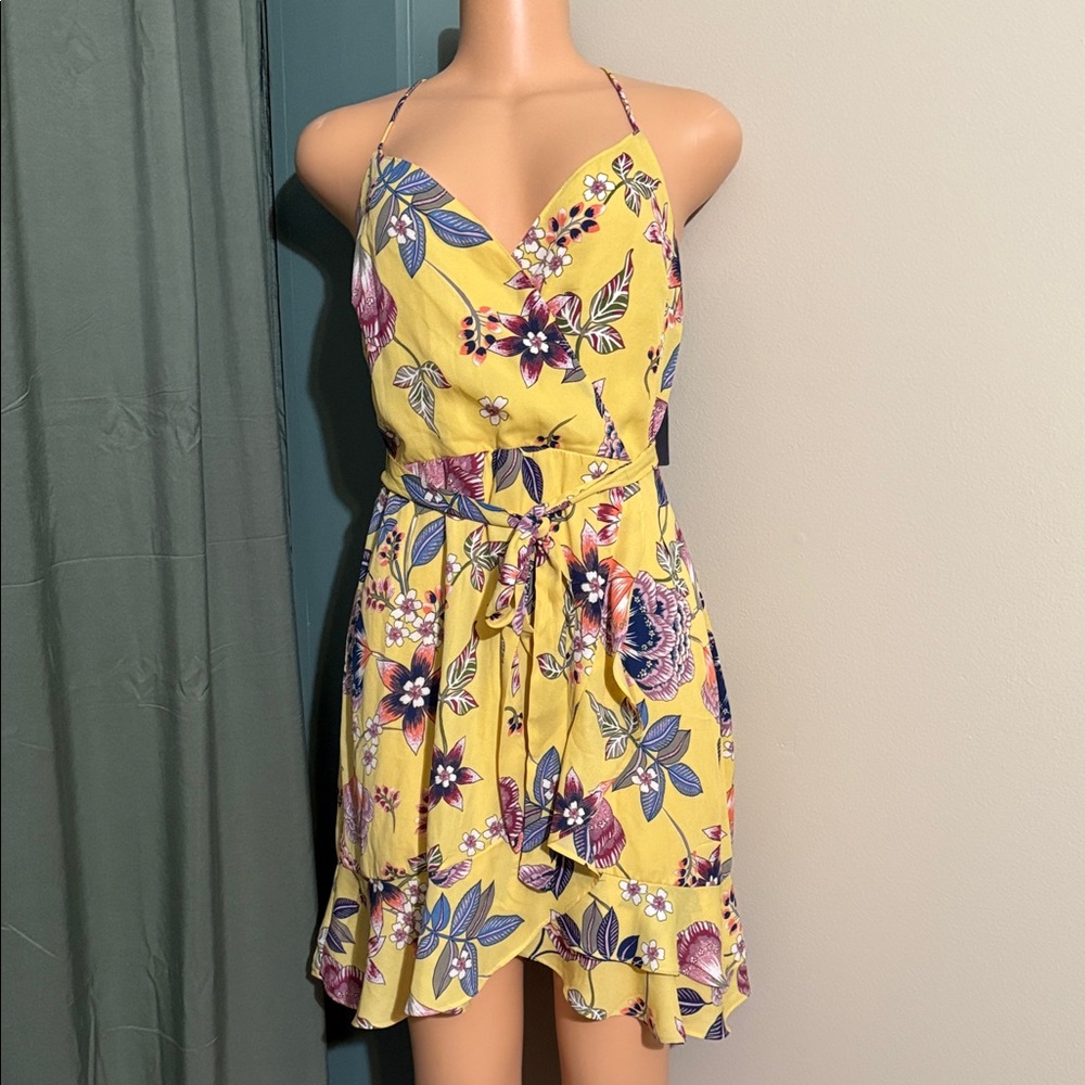 NWT -  Beautiful City Studio Yellow Lace Dress - Size 15 (Juniors)